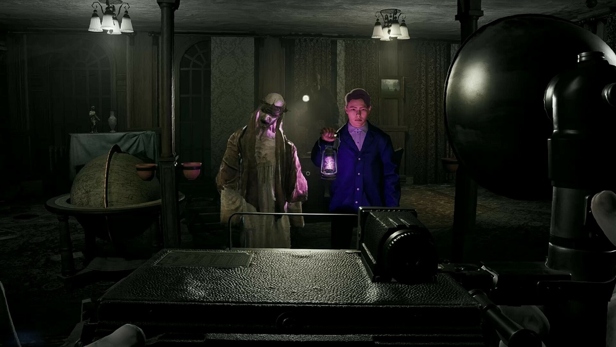 Bureau of Contacts: a player holding up a UV lantern with a creepy, blind ghost stood next to them.